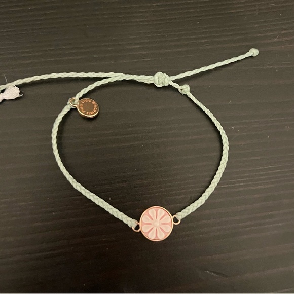 Nwt Pura Vida Cameo Charm - Picture 1 of 5